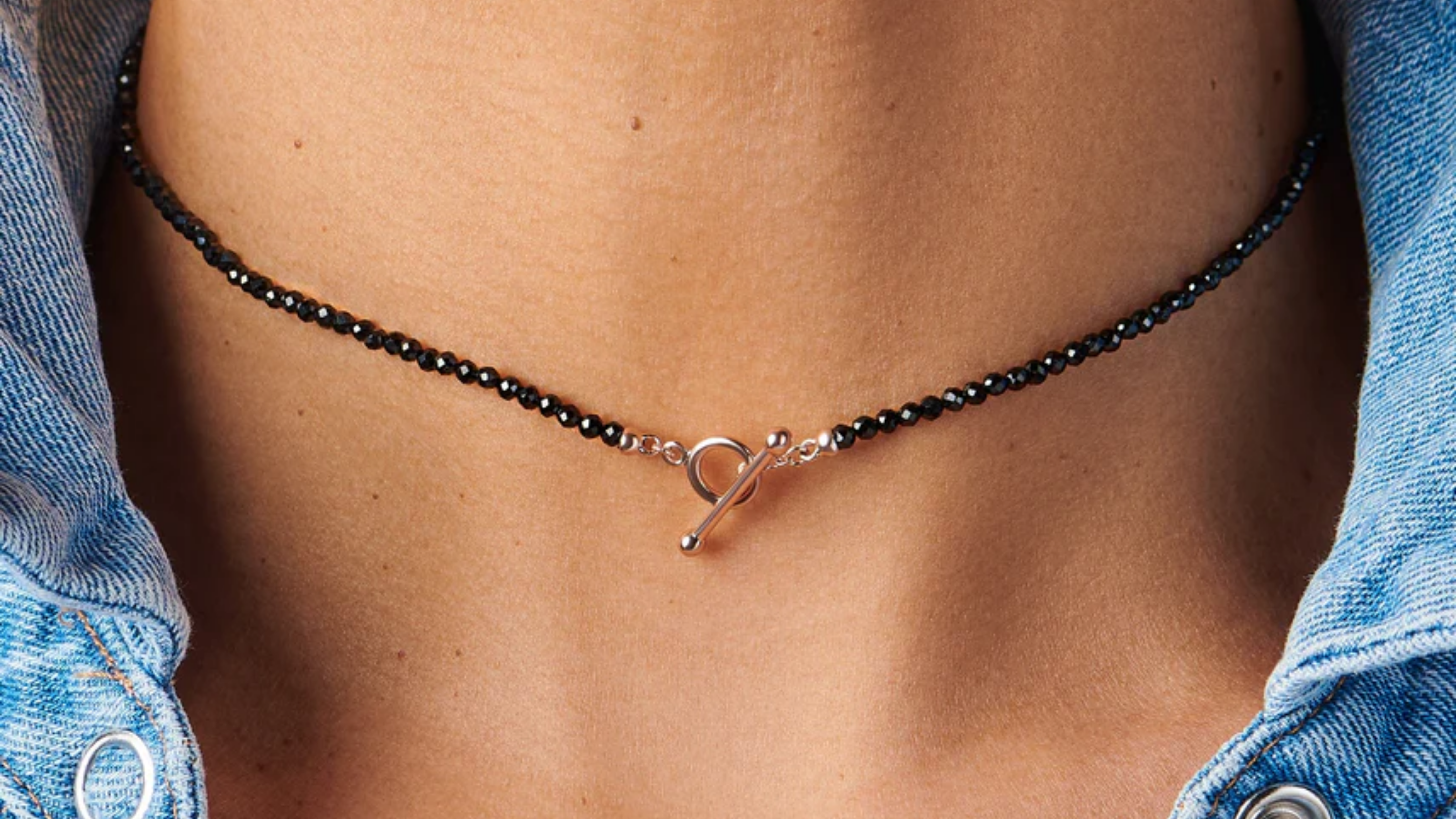 Bijuterii cu Spinel Negru