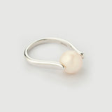 "Baroque" White Gold Ring with Natural Pearl