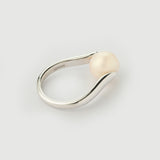 "Baroque" White Gold Ring with Natural Pearl